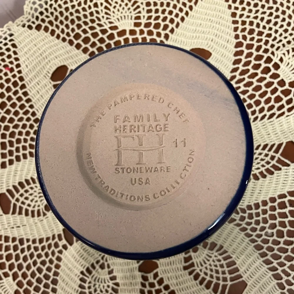 Pampered Chef New Traditions Stoneware Crock‎ W/ Insert Navy Blue 1312 Retired
